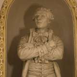A essersi salvate dal rogo sono anche le statue a grandezza naturale dei quattro pi� grandi maestri della musica pugliese: De Giosa, Mercadante Paisiello e  Piccinni, create tutte da Duretti. Questa � quella di Piccinni
